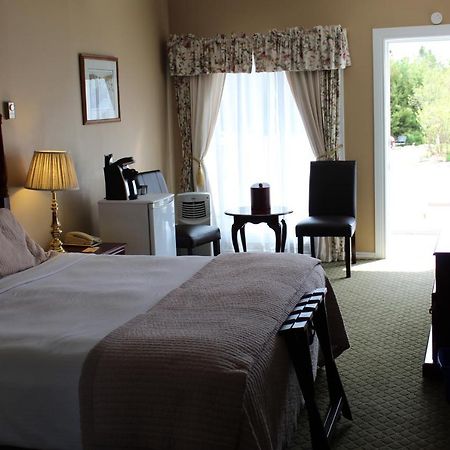 Tara Manor Inn St. Andrews By The Sea エクステリア 写真