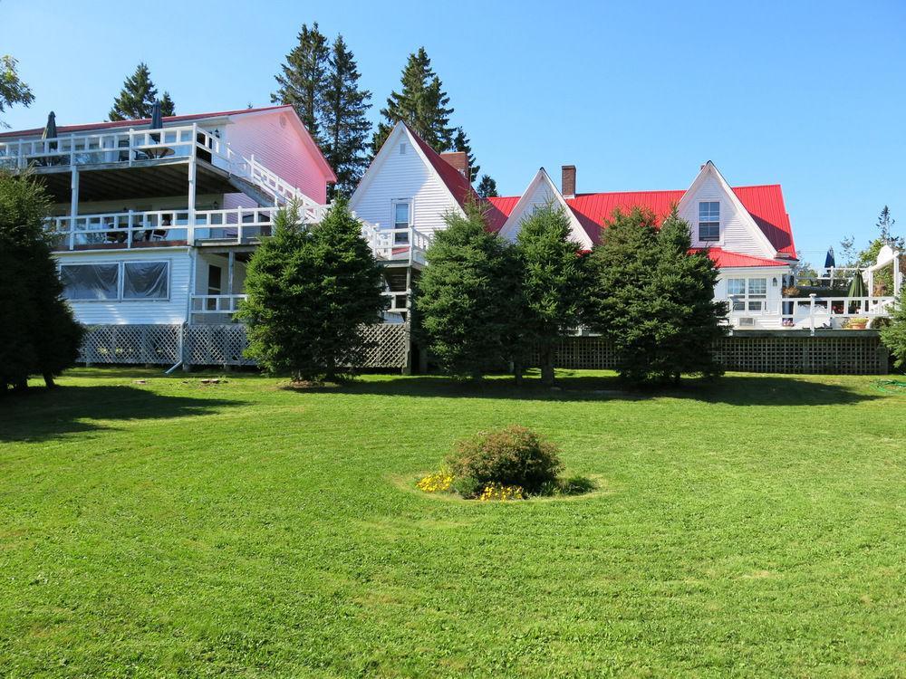 Tara Manor Inn St. Andrews By The Sea エクステリア 写真