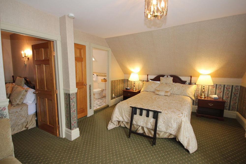 Tara Manor Inn St. Andrews By The Sea エクステリア 写真