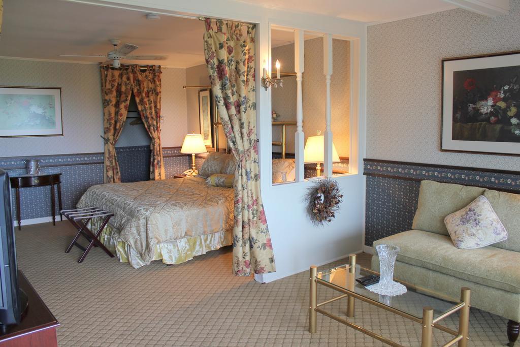 Tara Manor Inn St. Andrews By The Sea エクステリア 写真