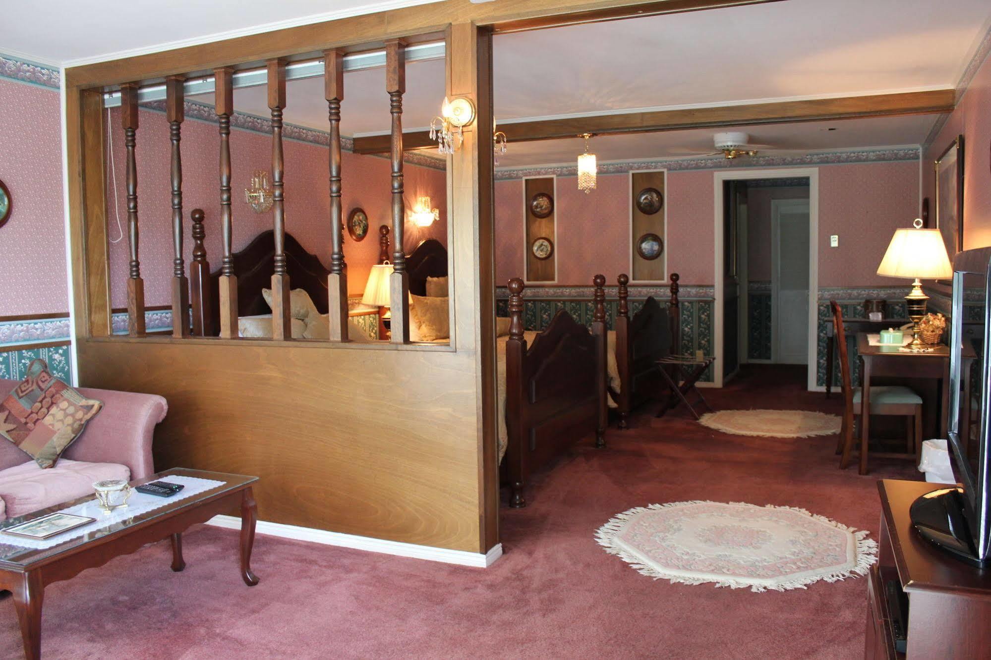 Tara Manor Inn St. Andrews By The Sea エクステリア 写真