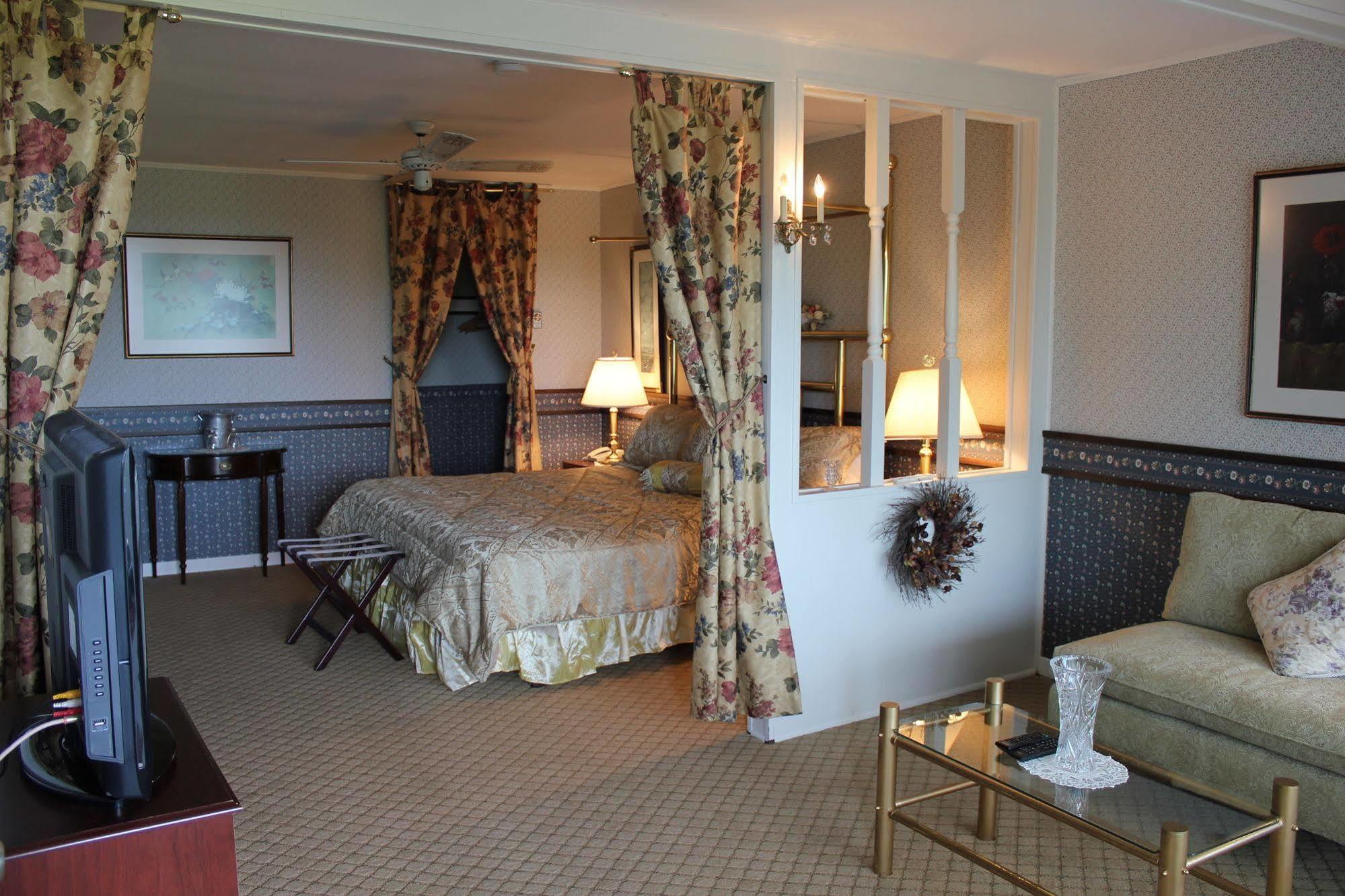 Tara Manor Inn St. Andrews By The Sea エクステリア 写真