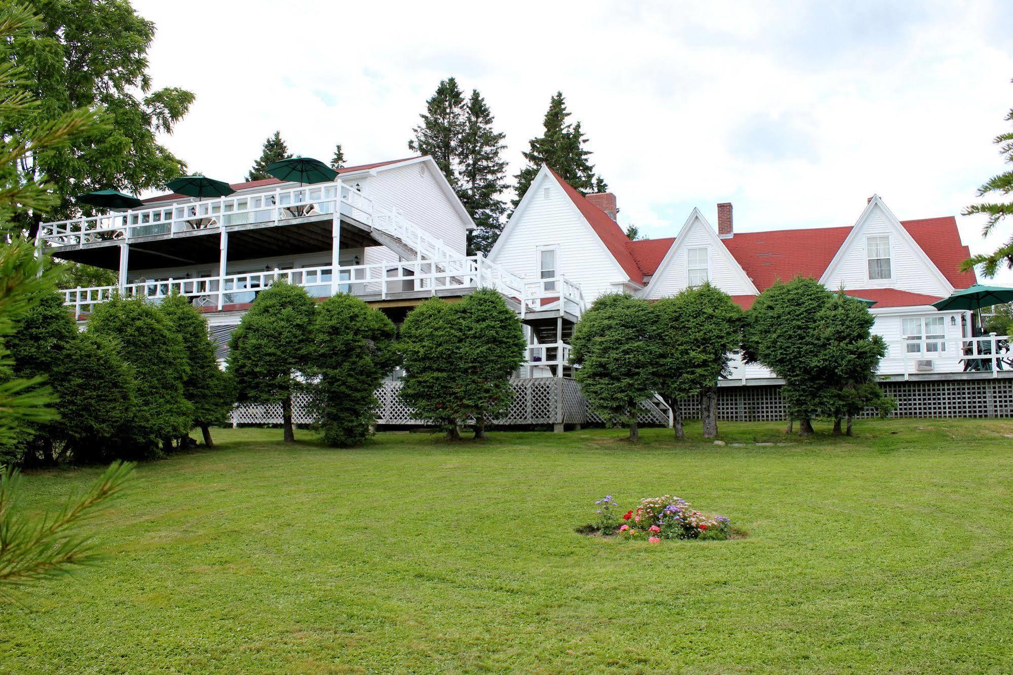 Tara Manor Inn St. Andrews By The Sea エクステリア 写真