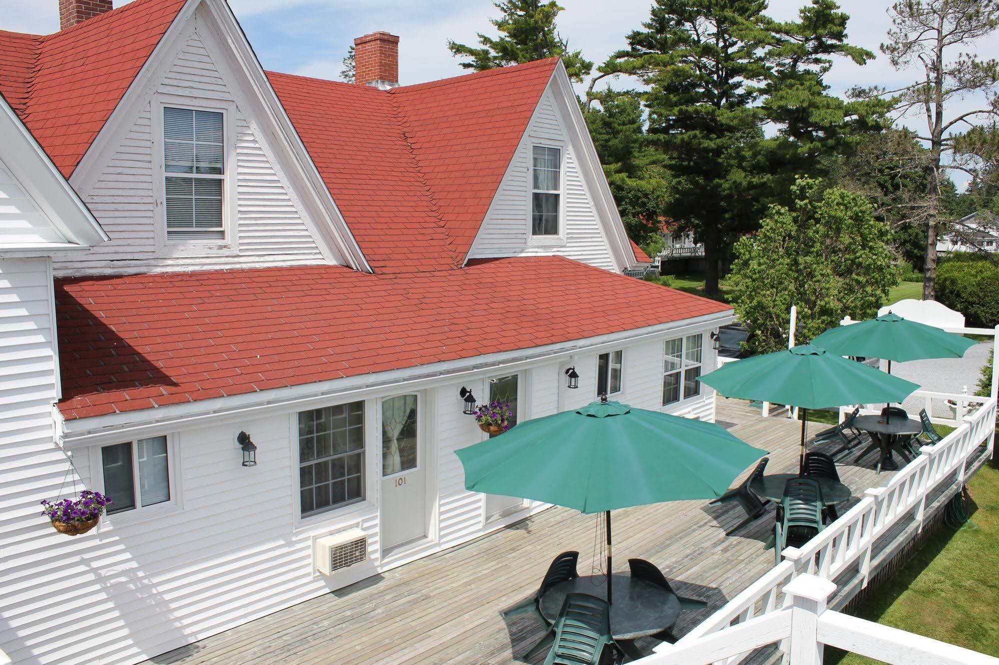 Tara Manor Inn St. Andrews By The Sea エクステリア 写真