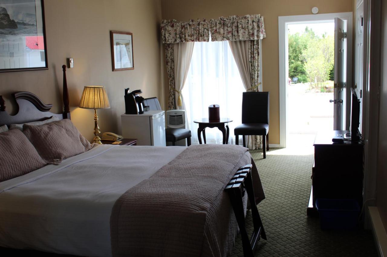 Tara Manor Inn St. Andrews By The Sea エクステリア 写真
