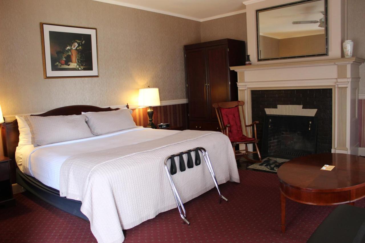 Tara Manor Inn St. Andrews By The Sea エクステリア 写真